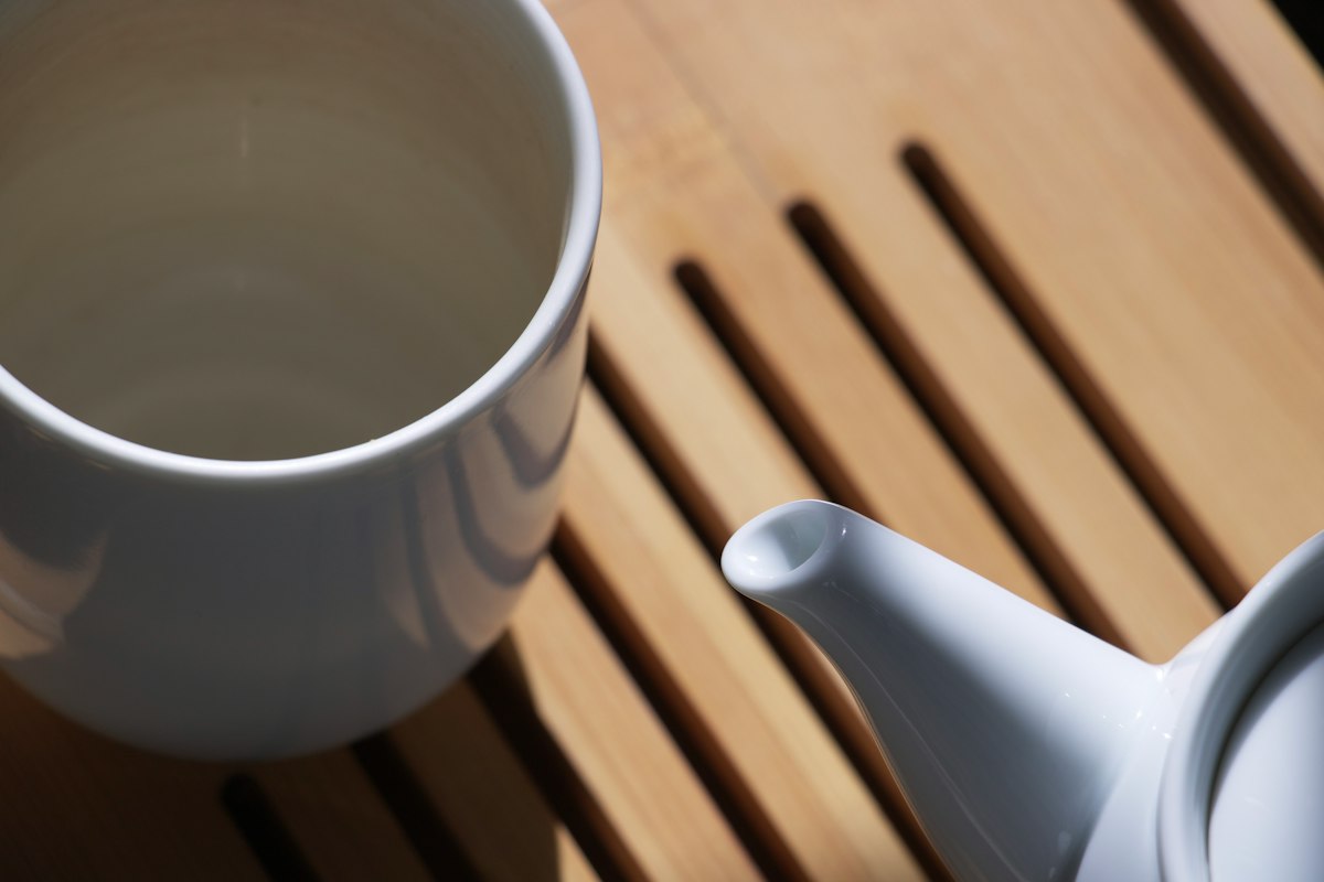 Dragon Well green tea with fresh notes and vibrant color